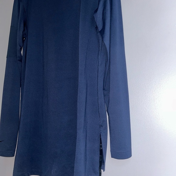 Nike training shirt - Picture 3 of 4